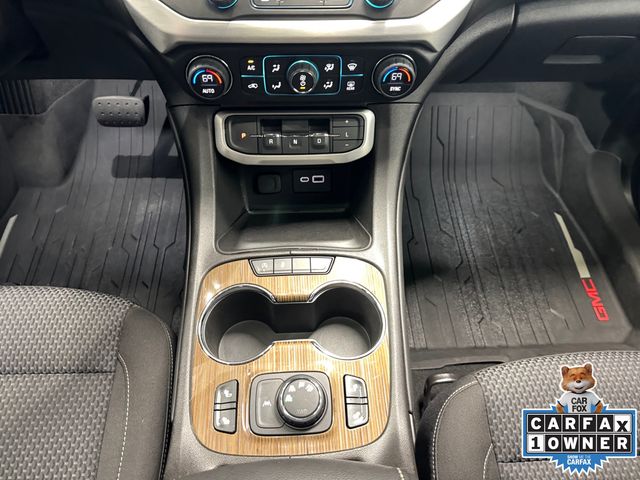 2023 GMC Acadia SLE photo