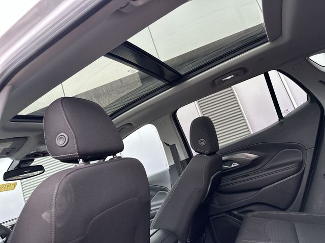 Used 2022 White GMC SLE image 18