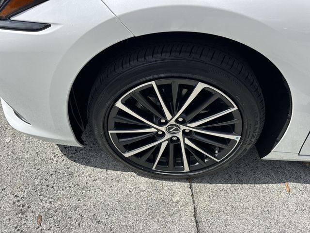 Used 2024 Lexus ES Sedan