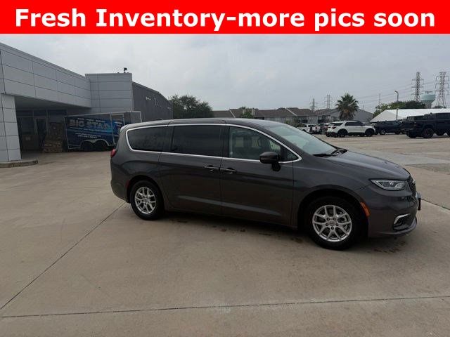 2023 Chrysler Pacifica Touring L Gray at Texan Dodge Chrysler Jeep Ram