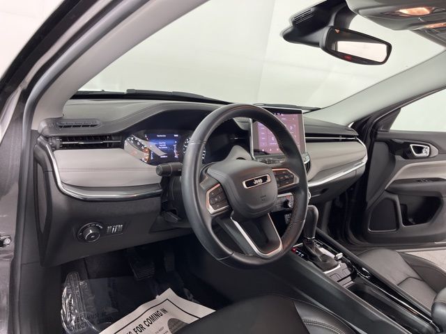 2022 Granite Crystal Metallic Clearcoat Jeep Compass Limited 4X4 SUV