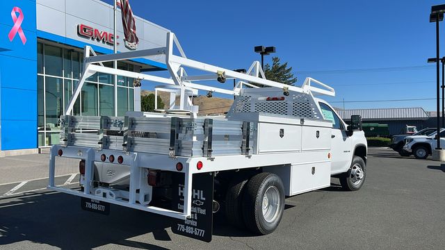 2024 Chevrolet Silverado 3500HD Work Truck 2