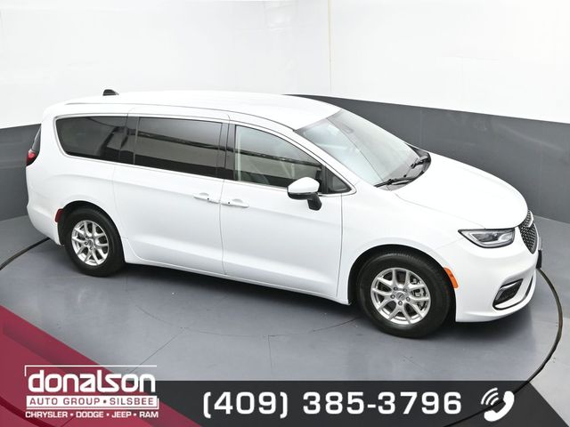 used 2023 Chrysler Pacifica car, priced at $24,653
