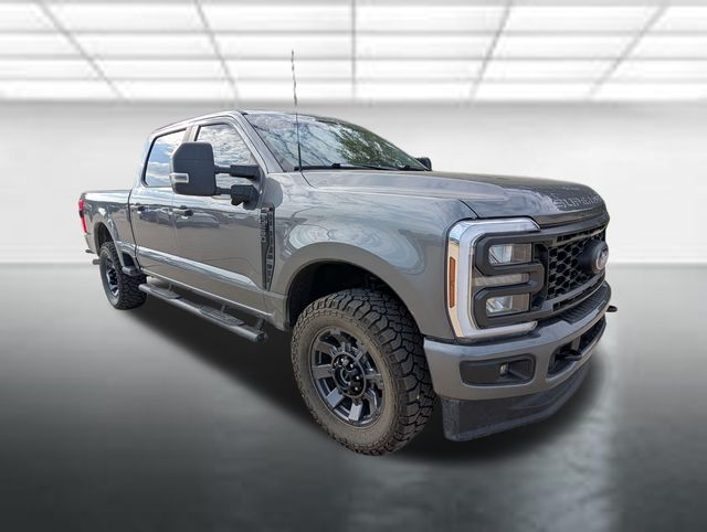 2024 Ford F-250 Super Duty Negro (Agate Black Metallic) Camioneta Todo terreno Automática
