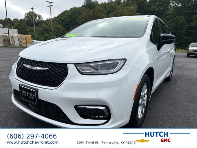 Bright White Clearcoat 2026 Chrysler Pacifica Minivan Front-Wheel Drive 9-Speed Automatic