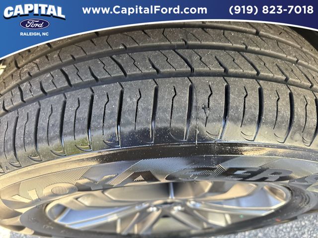Used 2023 Silver Ford XLT image 14