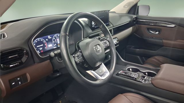 Used 2025 Honda Pilot SUV