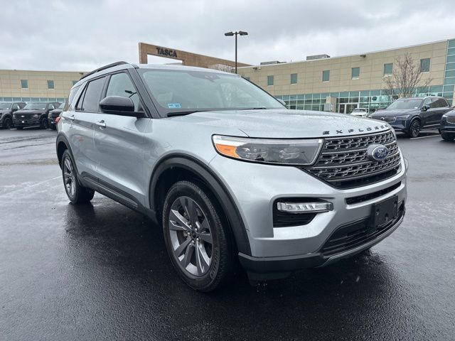 Iconic Silver Metallic 2023 Ford Explorer XLT AWD SUV / Crossover All-Wheel Drive Automatic