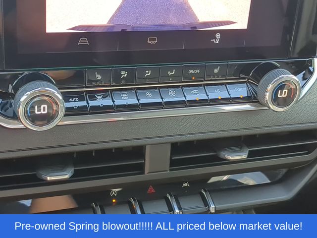 Used 2025 Summit White Chevrolet Trail Boss image 32