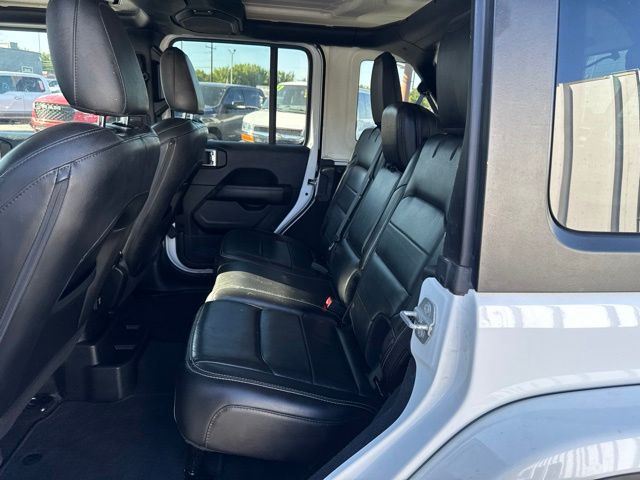 2018 Bright White Clearcoat Jeep Wrangler Unlimited Sahara 4X4 SUV