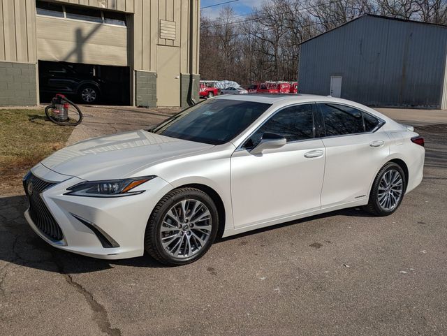 2020 Lexus ES Hybrid 300h FWD