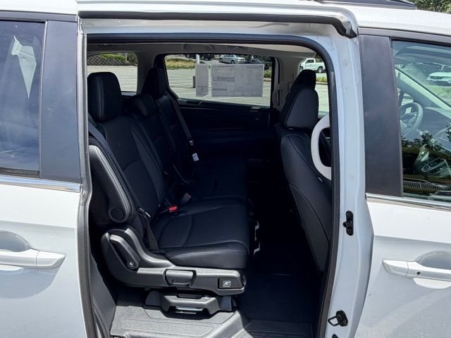 new 2026 Honda Odyssey car, priced at $43,833