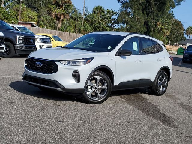 2025 Ford Escape ST-Line 1