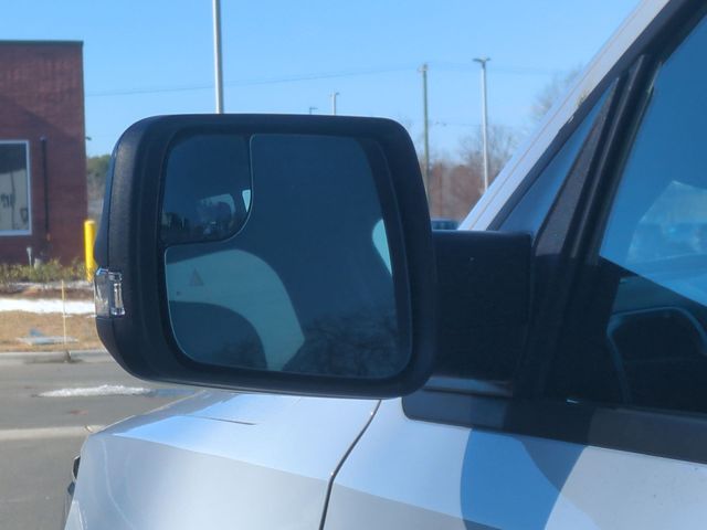 Used 2025 White Ram Big Horn/Lone Star image 18
