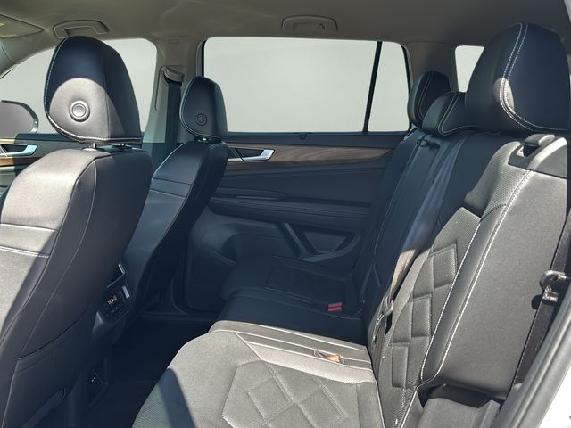 Used 2025 Volkswagen Atlas SUV