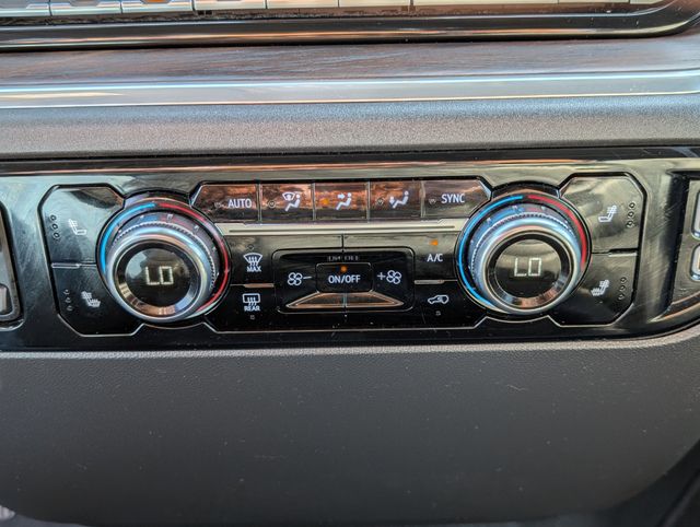 Used 2025 White GMC SLT image 21