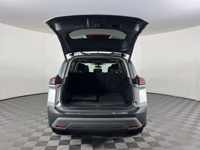 2023 Brilliant Silver Metallic Nissan Rogue SV FWD SUV