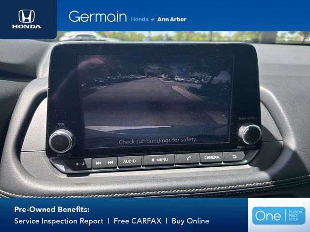 Used 2024 Glacier White Nissan S image 25