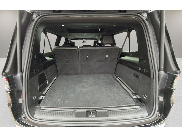 Used 2024 Black Jeep Base image 31