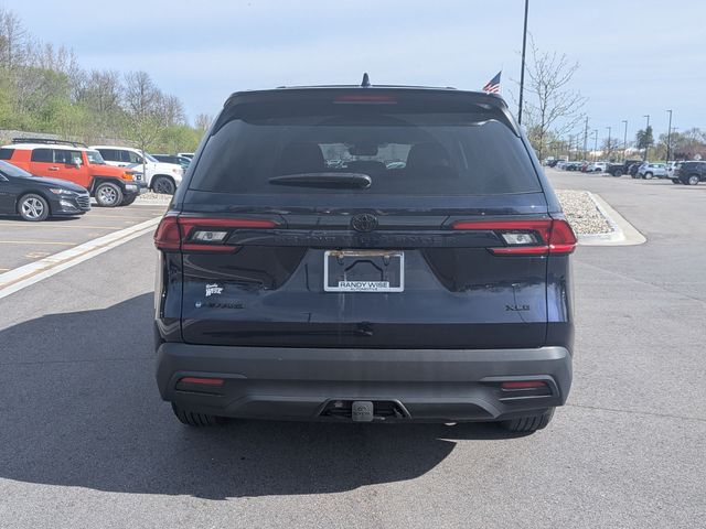 2025 Toyota Grand Highlander Hybrid - Image 4