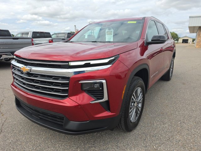 Radiant Red Tintcoat 2026 Chevrolet Traverse SUV / Crossover Four-Wheel Drive 8-Speed Automatic