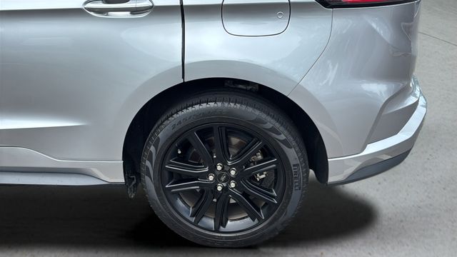Used 2023 Silver Ford ST Line image 36