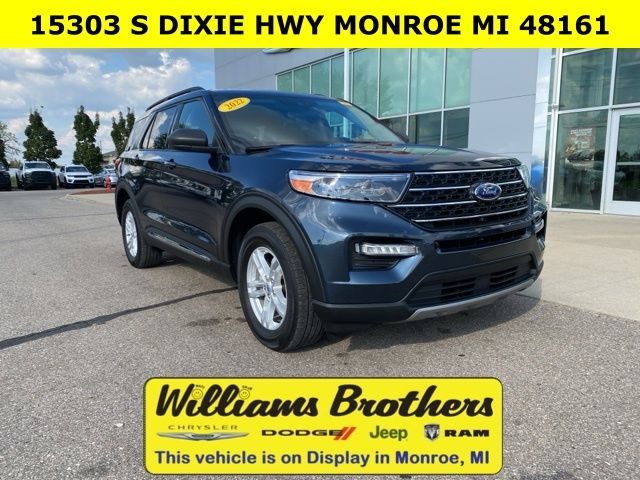 2022 Ford Explorer XLT - Stone Blue Metallic exterior view 3