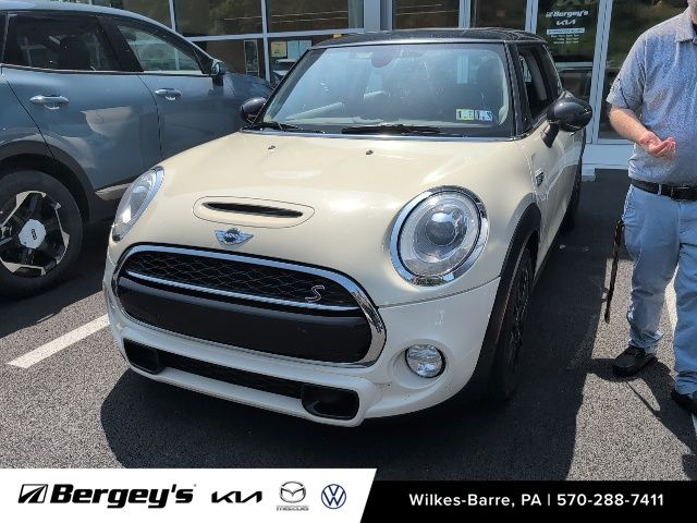 2015 MINI Cooper S 2-Door Hatchback FWD