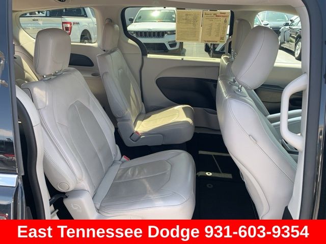 2021 Chrysler Pacifica Touring L photo