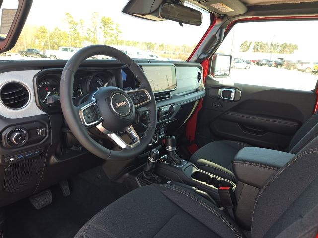 2025 Jeep Wrangler Sahara 4xe:B02116