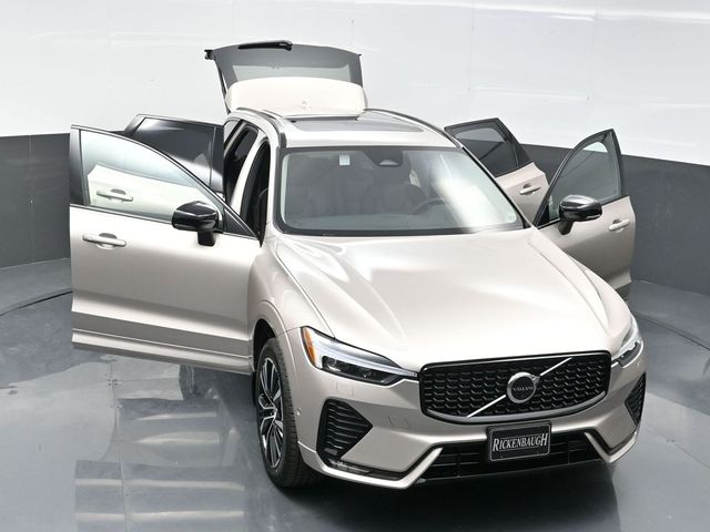 2025 Volvo XC60  photo