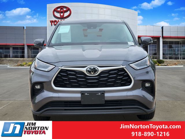 Used 2023 Toyota Highlander LE with VIN 5TDKDRAHXPS504858 for sale in Tulsa, OK