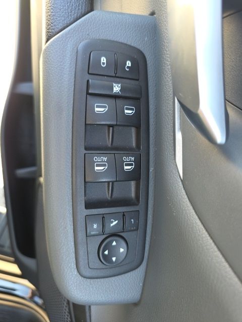 2022 Ram 1500 Big Horn/Lone Star - Diamond Black Crystal Pearlcoat exterior view 14