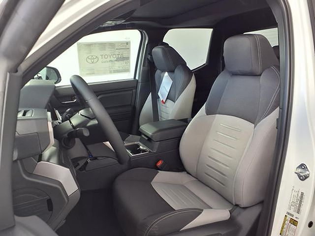 2025 Toyota Tacoma TRD Sport Double Cab photo 3