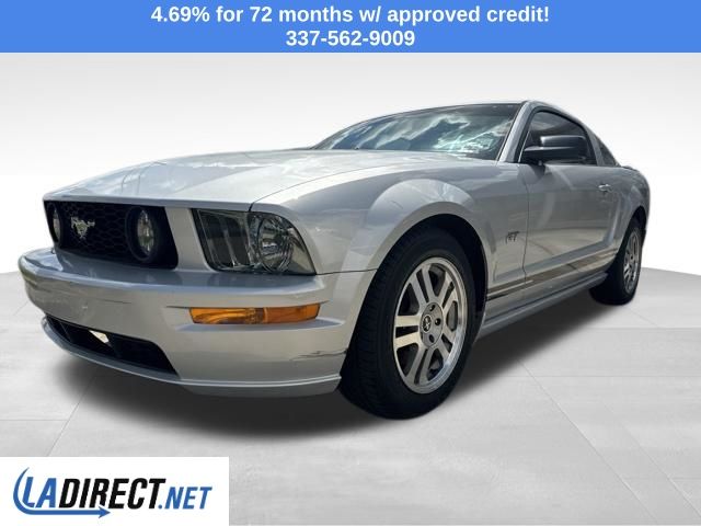 2005 Ford Mustang GT Deluxe