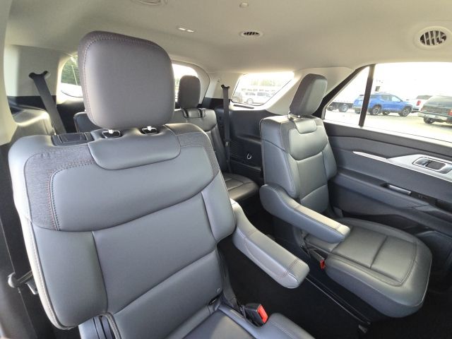 2025 Ford Explorer Active:B02481