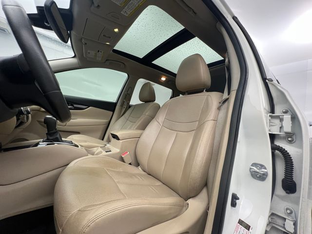 2017 Pearl White Nissan Rogue SL FWD SUV