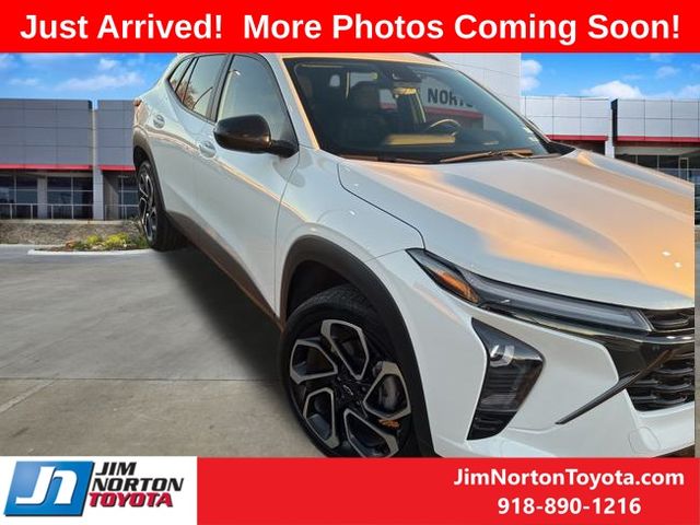 2024 Chevrolet Trax RS's photo