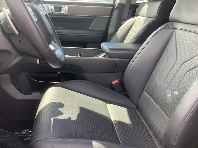 Used 2024 Phantom Black Hyundai SEL image 18