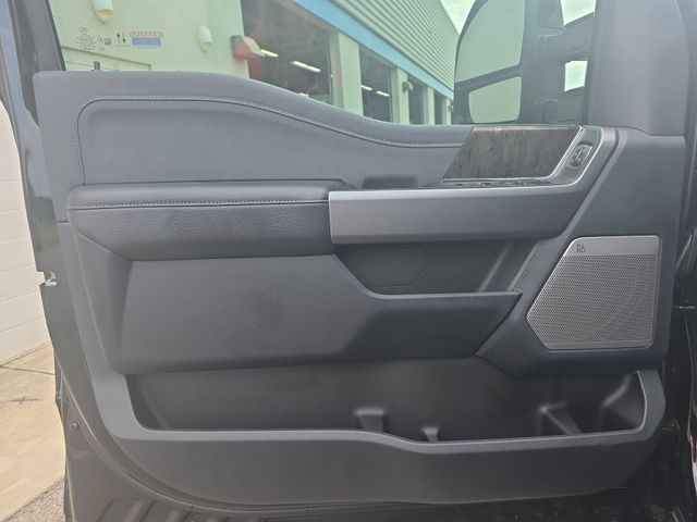 New 2026 Agate Black Metallic Ford F-250® Lariat® image 28