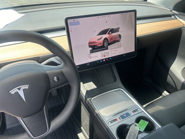 2024 Tesla Model Y Long Range - Photo 26
