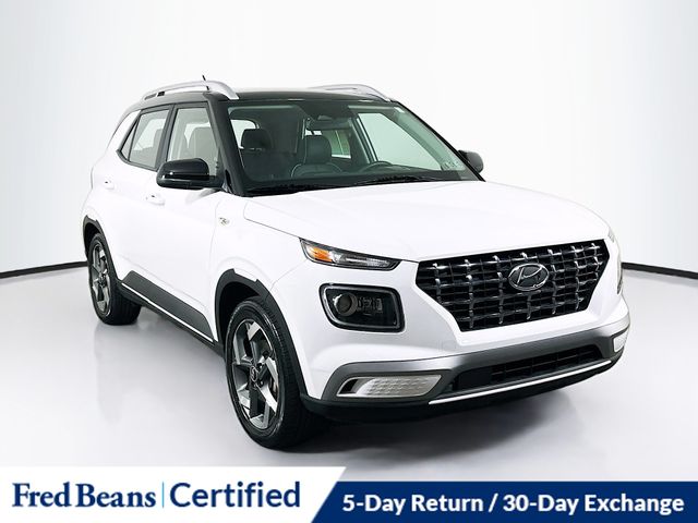 Lunar White 2024 Hyundai Venue Limited FWD SUV / Crossover Front-Wheel Drive Continuously Variable Transmission