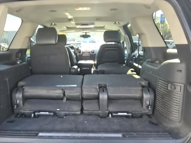 2011 Cadillac Escalade Premium 19