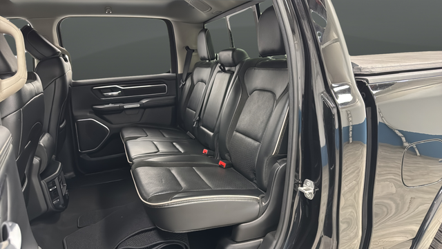 Used 2022 Diamond Black Crystal Pearlcoat Ram Laramie image 22