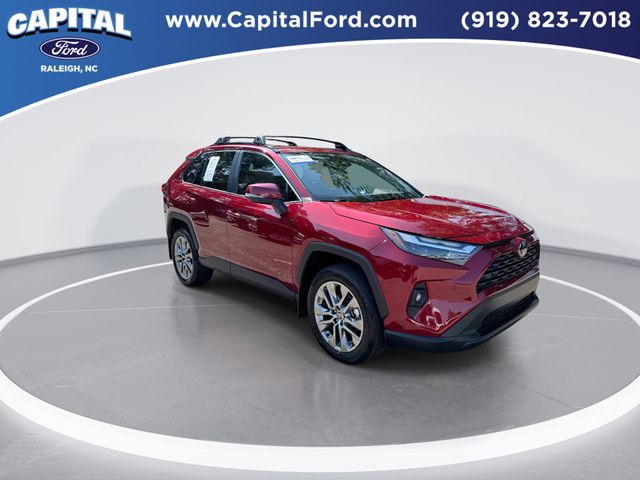 Used 2025  Toyota XLE Premium image 2