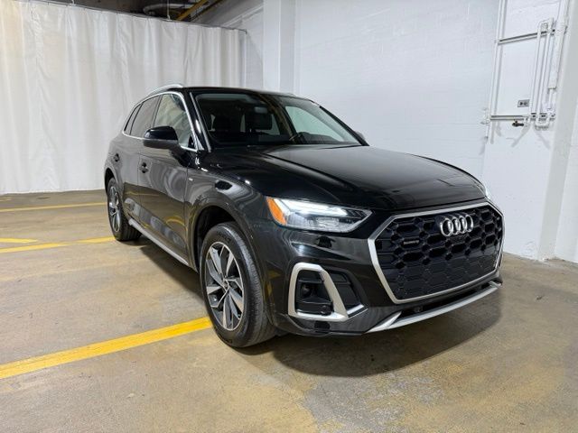 Brilliant Black 2022 Audi Q5 SUV / Crossover All-Wheel Drive 7-Speed Automatic