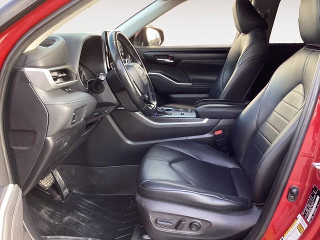 Used Car 2020 Toyota Highlander  Xle For Sale Under $25,000 In San Antonio, Texas