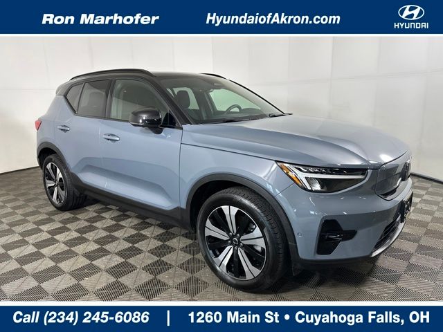 Gray Metallic 2023 Volvo XC40 Recharge Twin Plus eAWD SUV / Crossover All-Wheel Drive Automatic
