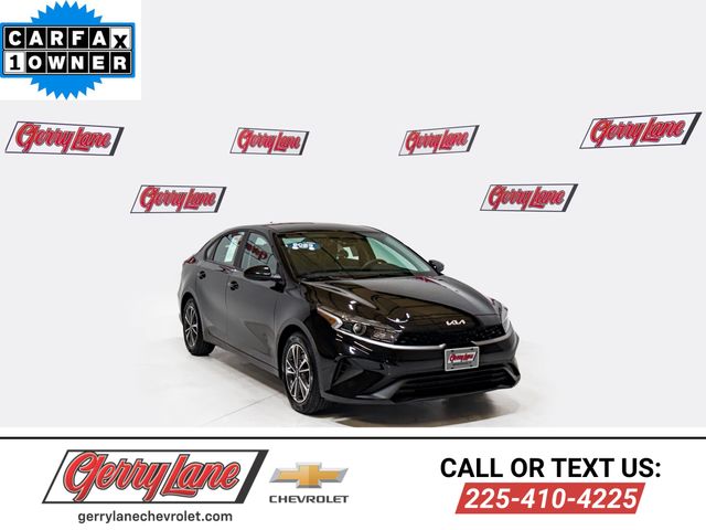 Aurora Black Pearl 2023 Kia Forte Sedan Front-Wheel Drive Continuously Variable Transmission