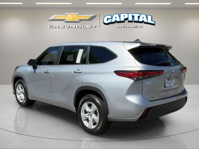 Used 2023 Silver Toyota LE image 3